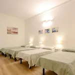 3 Bedroom Amazing In Appartamento