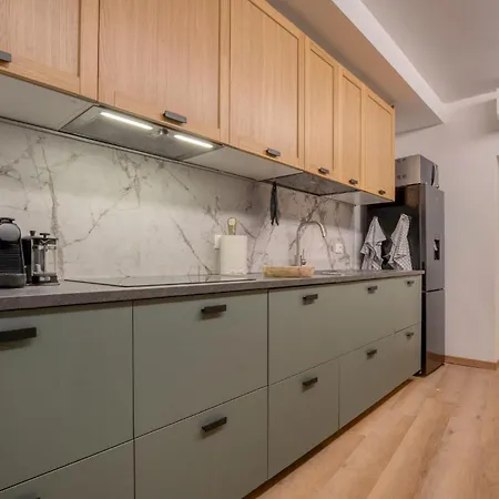 Lägenhet 3 Bedroom Amazing In Genua