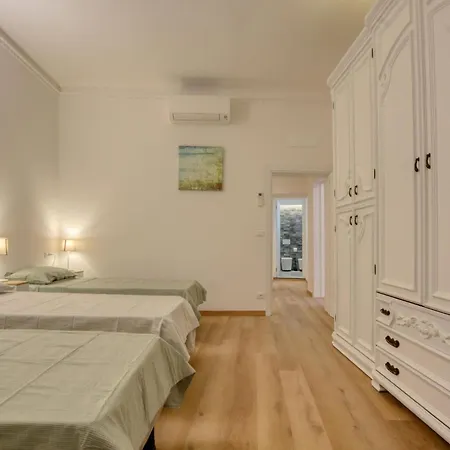 Lägenhet 3 Bedroom Amazing In *