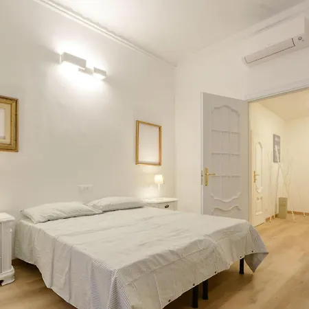 3 Bedroom Cozy In جنوة